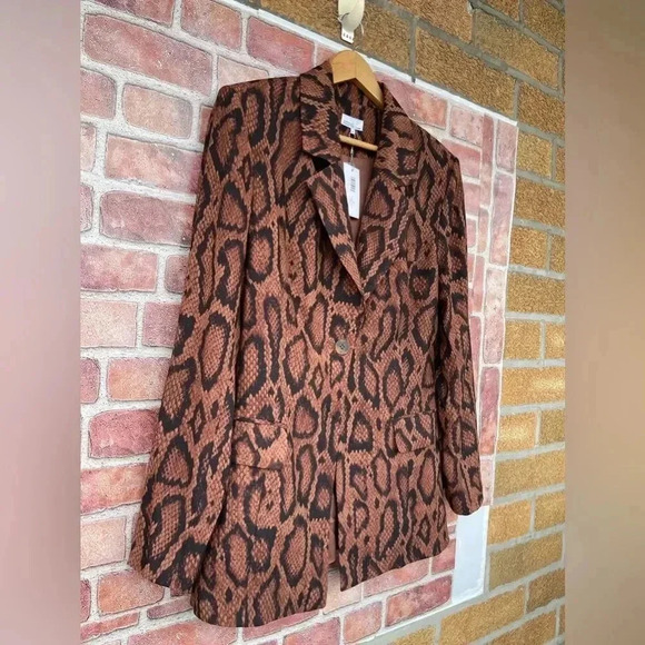 WEWOREWHAT SHAPED LONG BLAZER IN BROWN SNAKESKIN SZ 6 - Picture 4 of 16